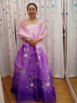강혜진신부님♥신랑님 드레스&당의사진입니다.